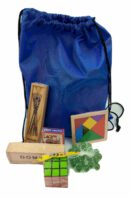 תיק עם משחקים